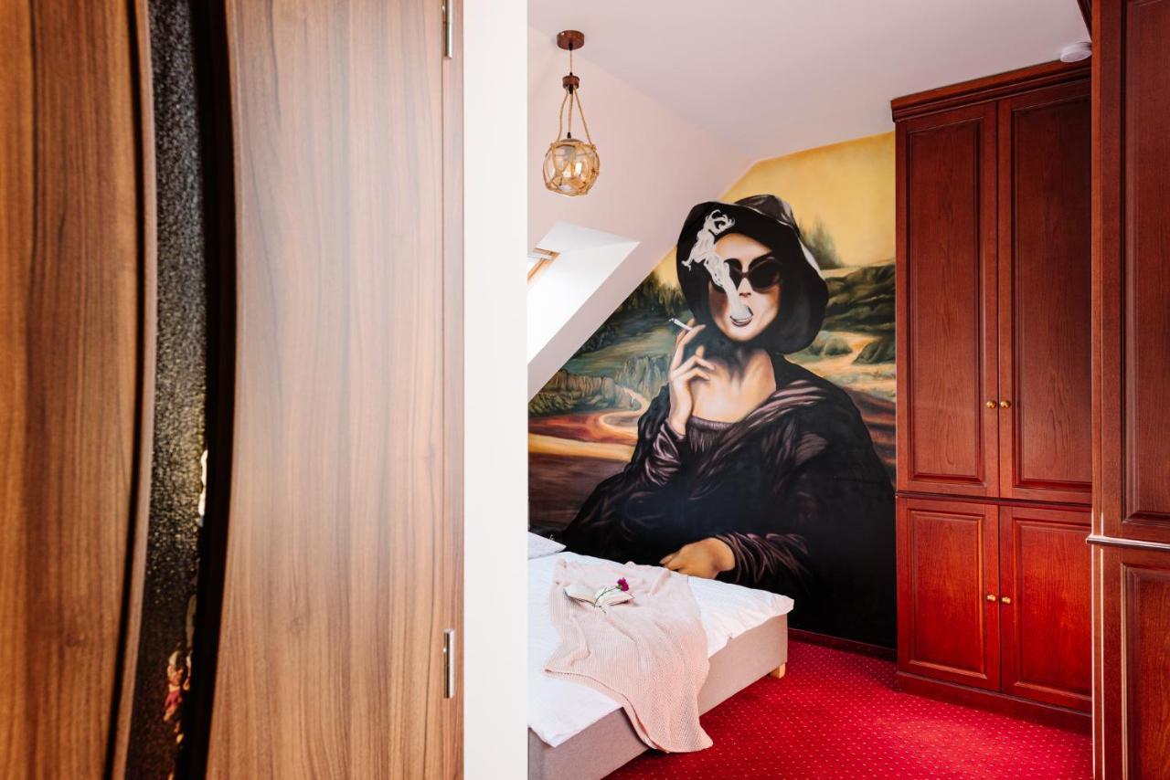 Petra Inn Apartments In Historical Palace Bratislava Esterno foto